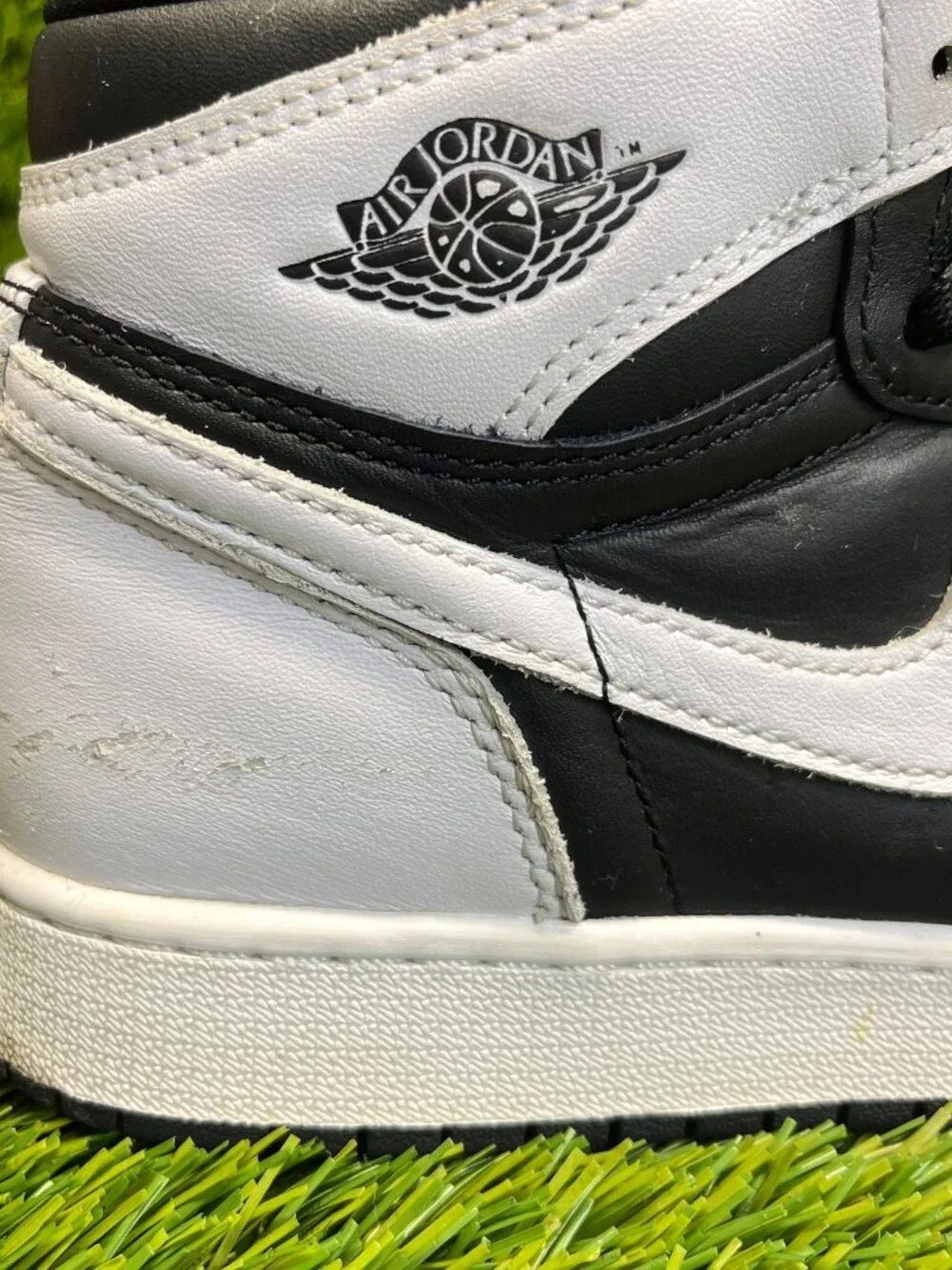 Nike Air Jordan 1 Retro High OG Boys Size 6.5Y White Basketball Shoes‎ Sneakers